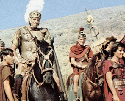 Marc Antony (Charlton Heston) about to go into battle
